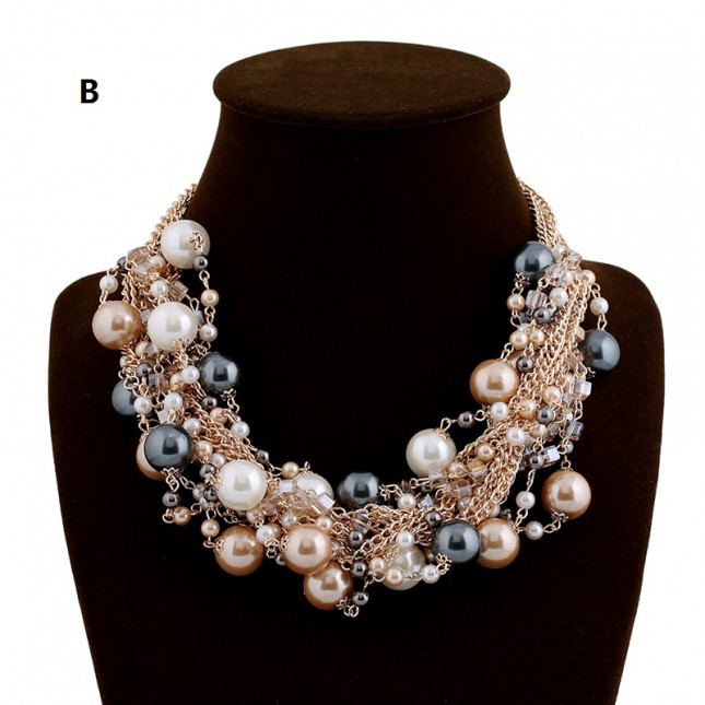 Big Pearls Collar Necklace