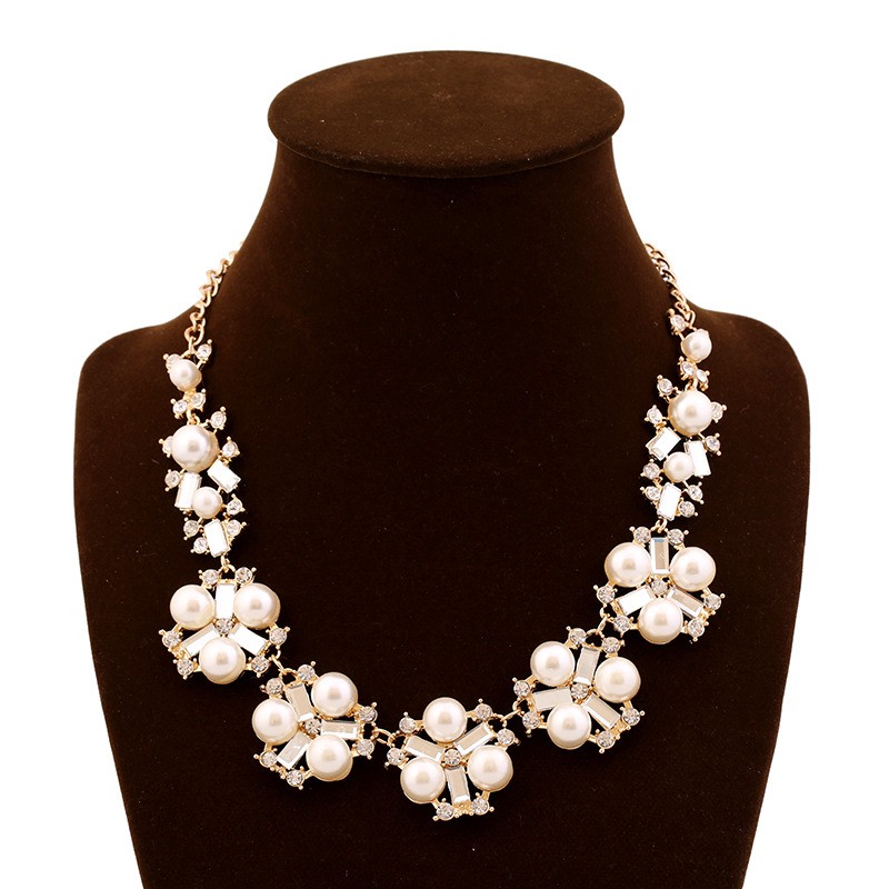 Delicate Big Pearl Layered Flower Style Statement Necklace